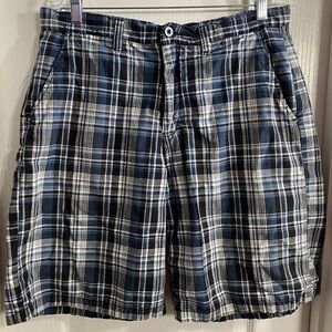 Men’s Plaid Shorts. Size 34. Gently worn condition.